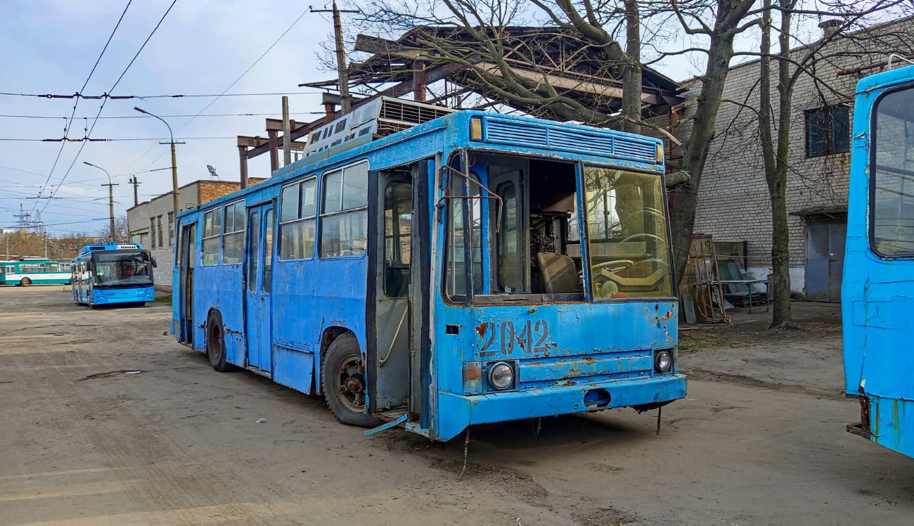 Dnipro, YMZ T1R (Т2P) č. 2042 Dnipro, YMZ T1R (Т2P) č. 2042