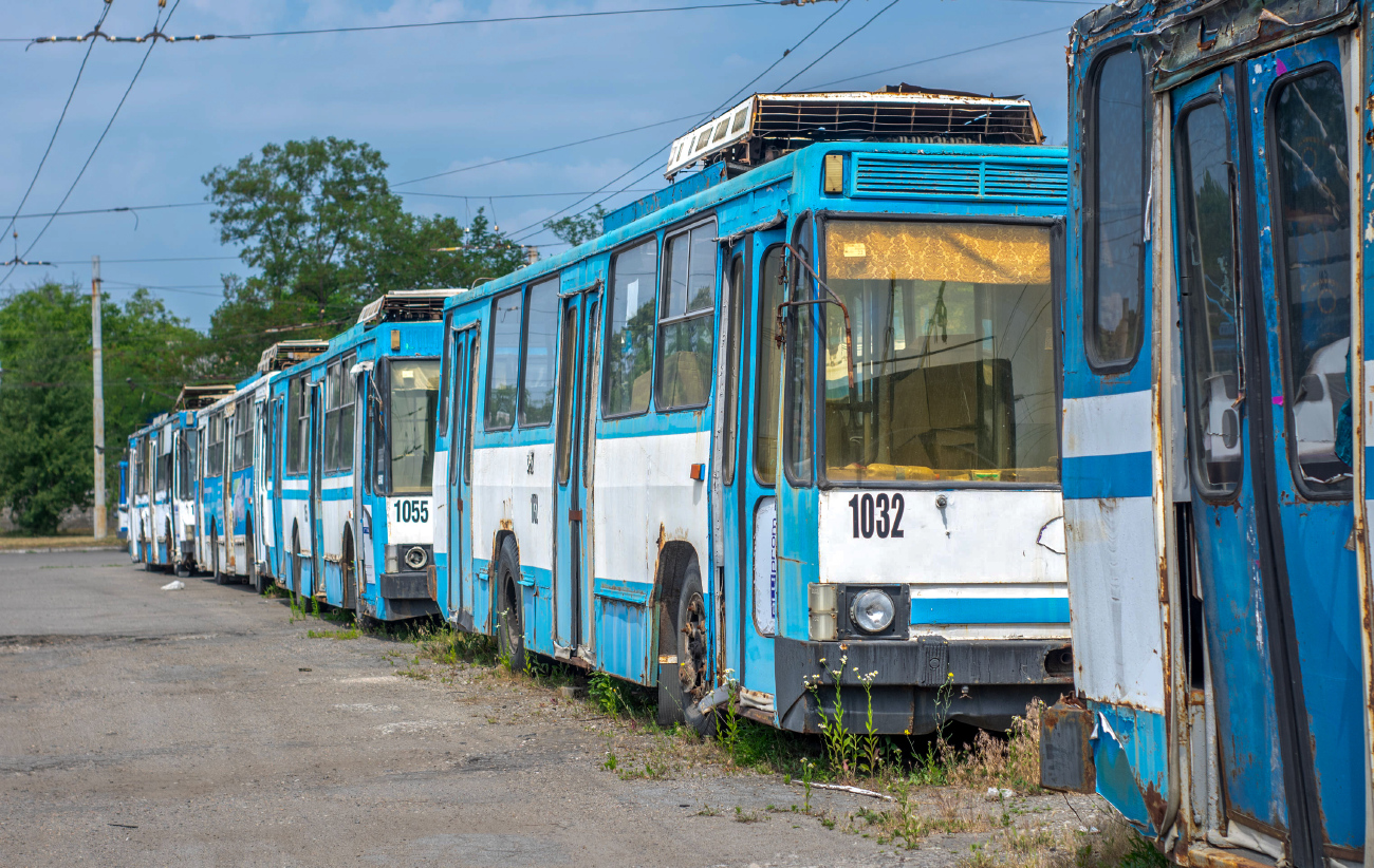 第聂伯罗, YMZ T1R (Т2P) # 1055; 第聂伯罗, YMZ T1R (Т2P) # 1032