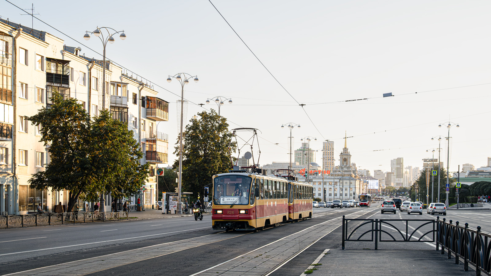 Екатеринбург, 71-403 № 828