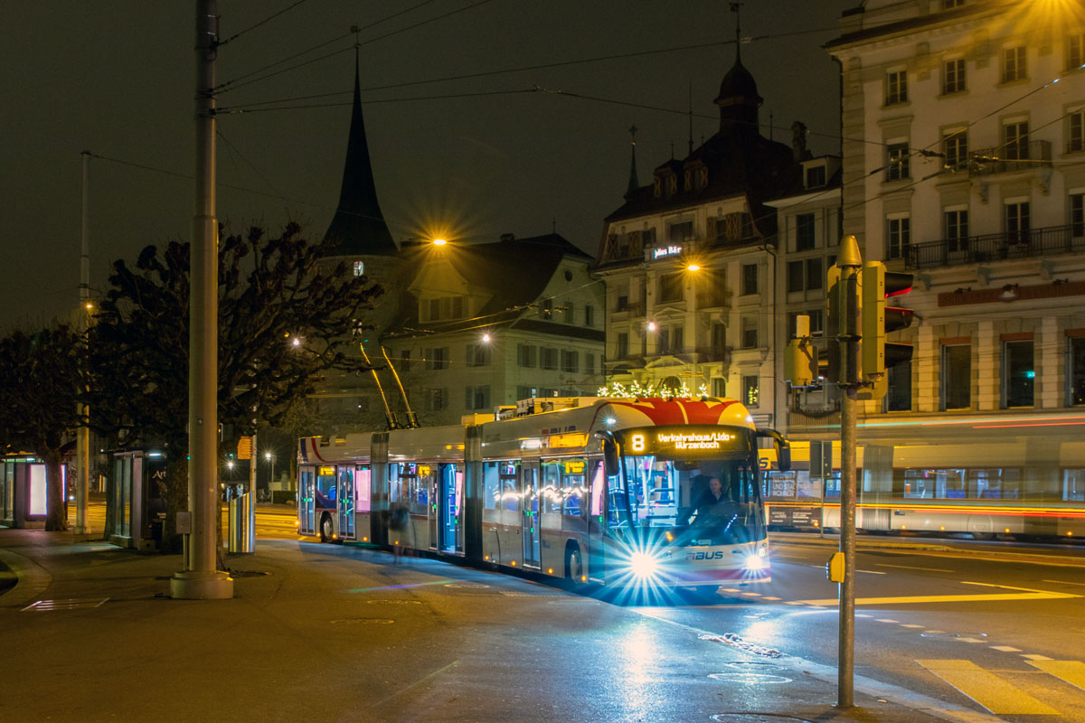 Luzern, Hess lighTram 25 DC — 421