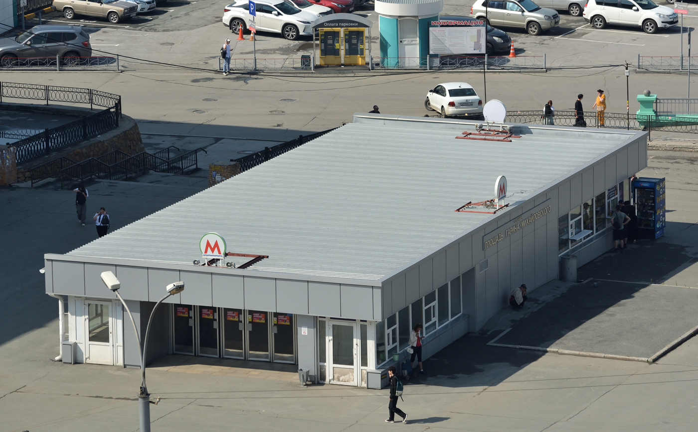 Novosibirsk — [Dzerzhinskaya Line] — Ploschad Garina-Mikhaylovskogo station