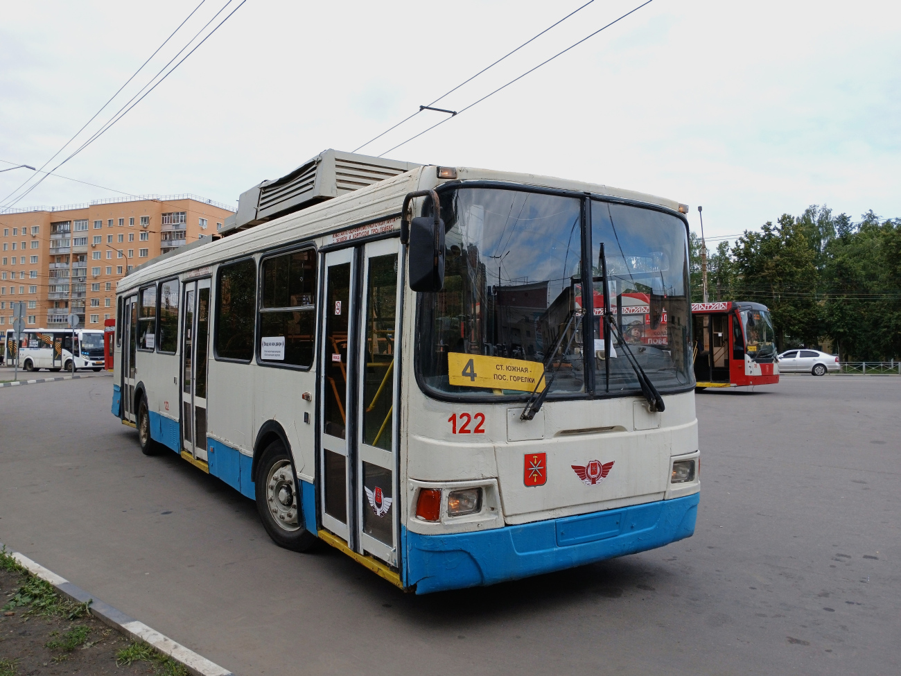 Тула, ЛиАЗ-5280 № 122; Тула, Тролза-5265.00 «Мегаполис» № 38