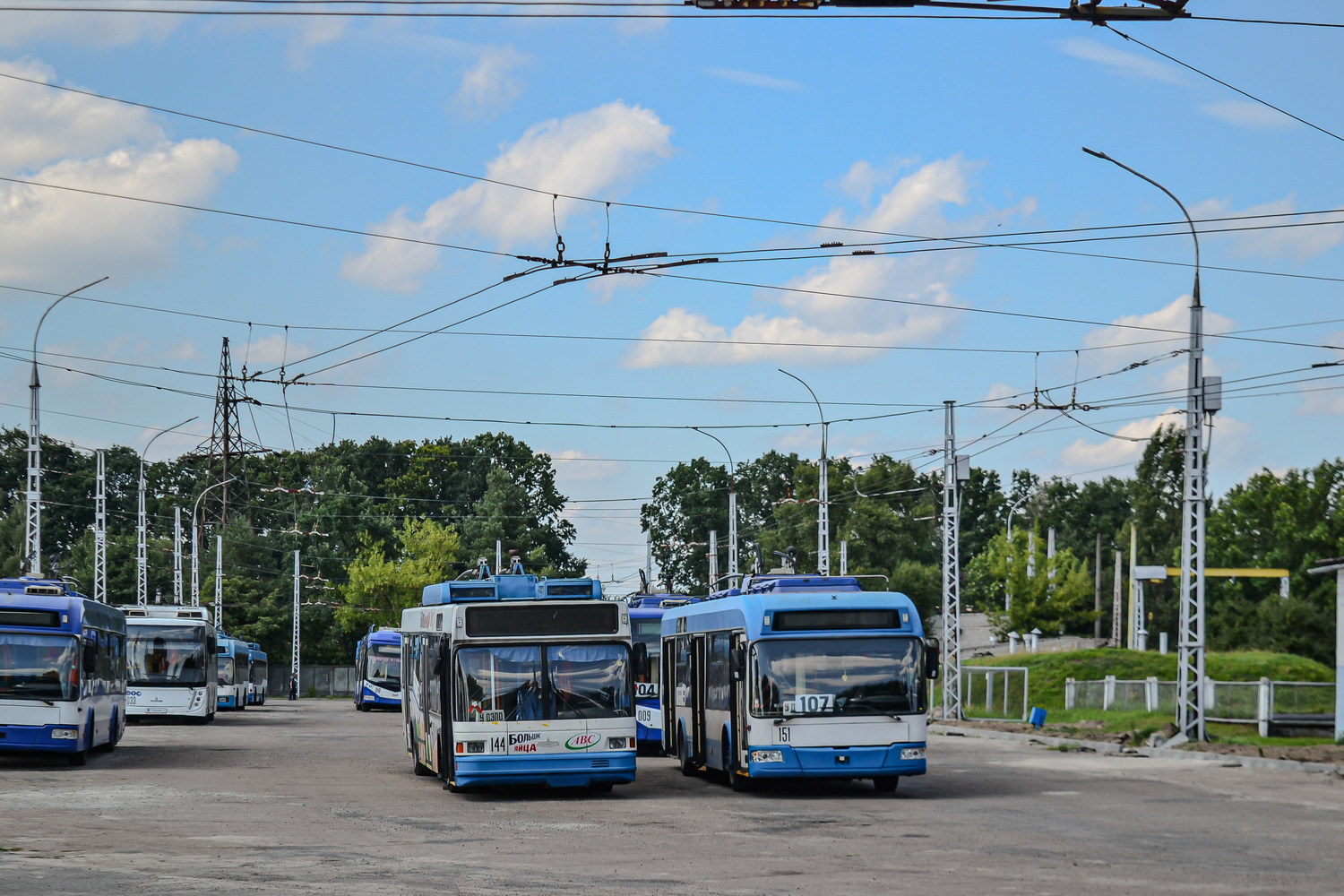 Брест, МАЗ-ЭТОН Т103 № 144; Брест, БКМ 32102 № 151