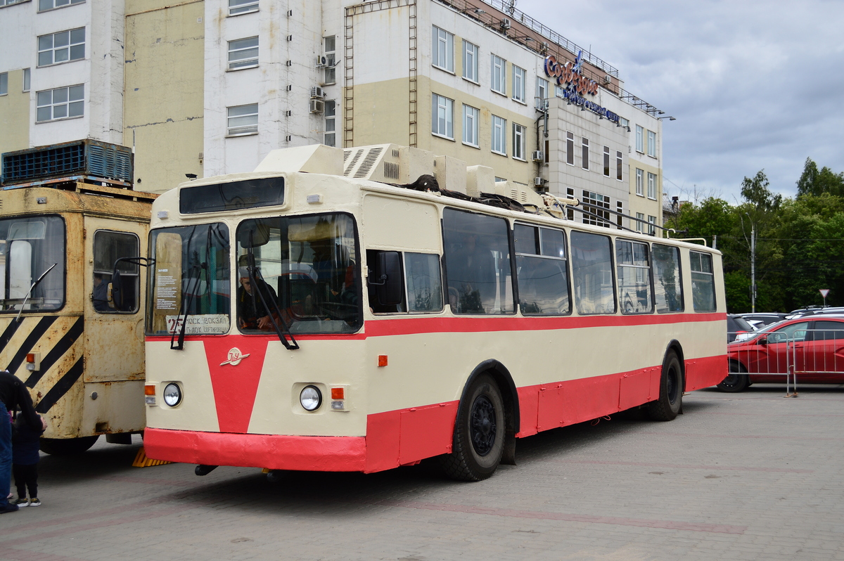Нижний Новгород, ЗиУ-682В № 1698; Нижний Новгород — Парад и выставка в честь 78-летия нижегородского троллейбуса 28.06.2025