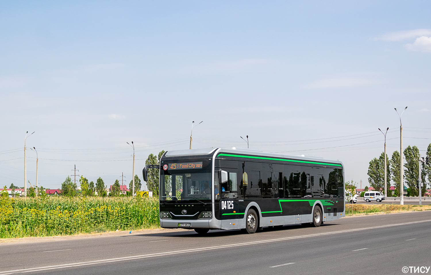 Ташкент, Yutong ZK6126BEVG № 04125