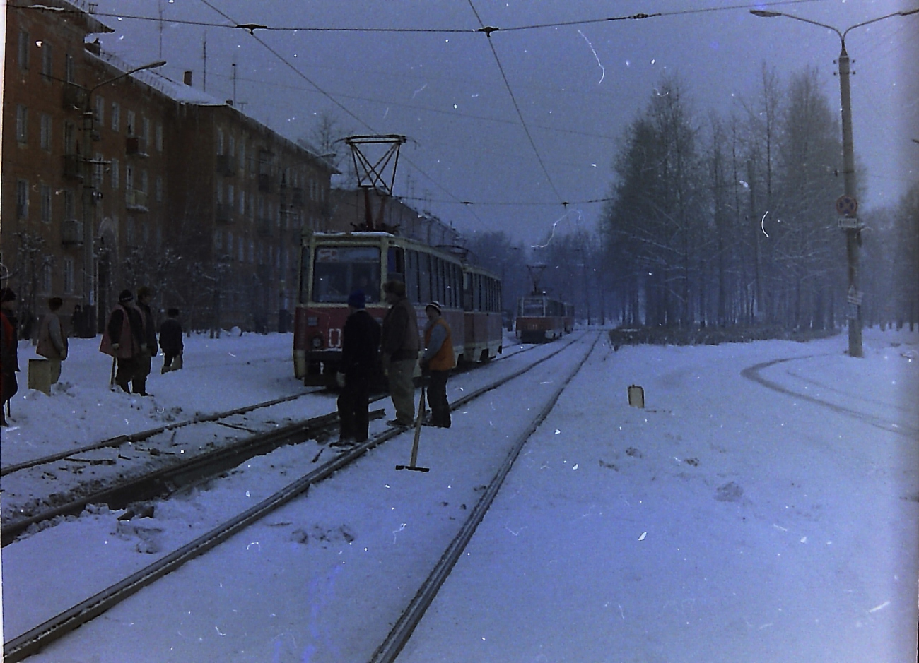 Усолье-Сибирское, 71-605 (КТМ-5М3) № 014; Усолье-Сибирское, 71-605 (КТМ-5М3) № 015; Усолье-Сибирское, 71-605 (КТМ-5М3) № 011; Усолье-Сибирское — Происшествия; Усолье-Сибирское — Старые фотографии; Усолье-Сибирское — Строительство и ремонты