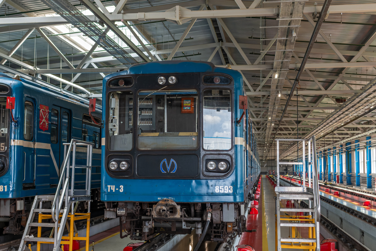 Санкт-Петербург, 81-717 (ЛВЗ) № 8593