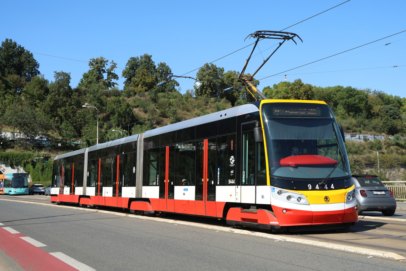 Прага, Škoda 15T7 ForCity Alfa Praha № 9444