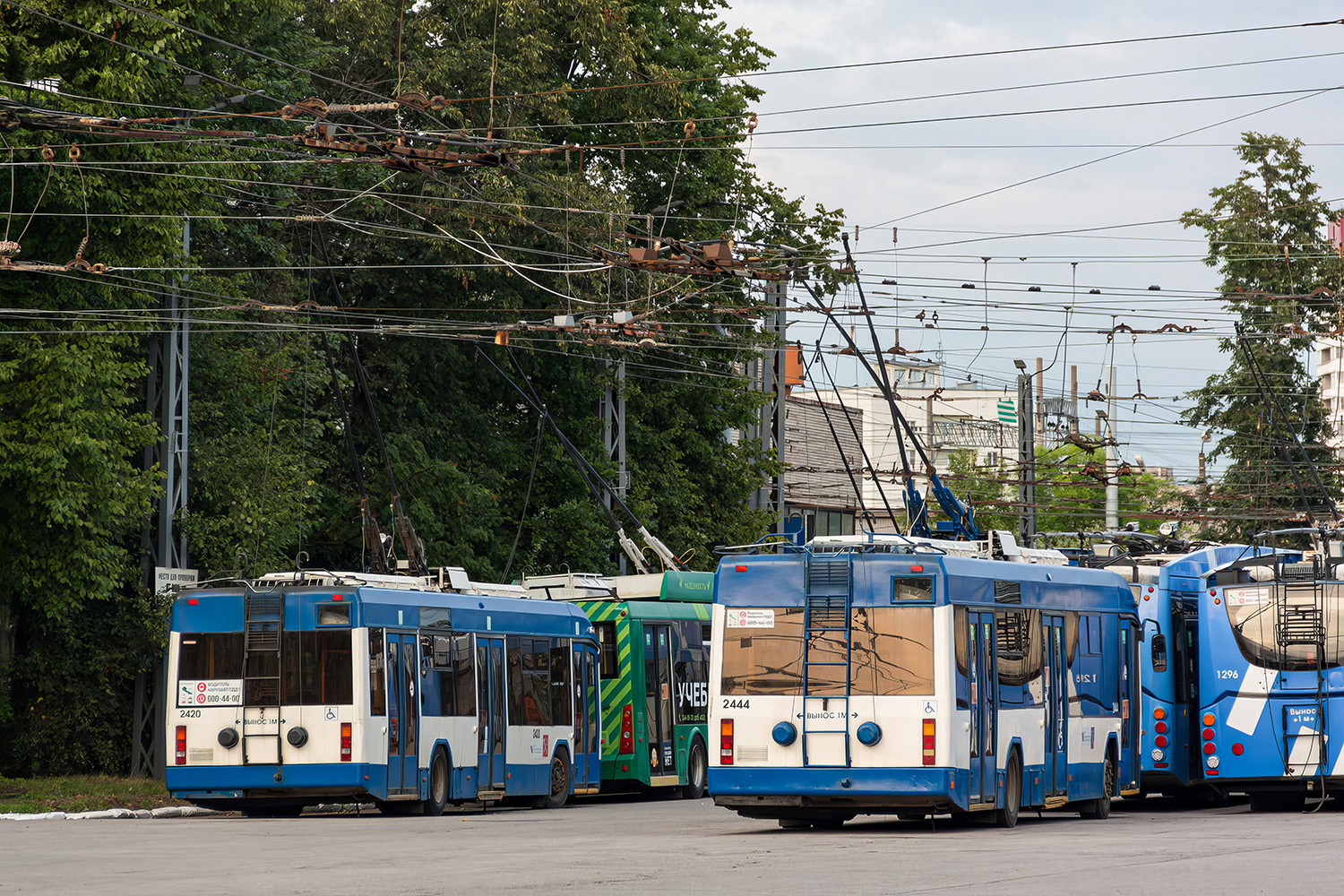 Санкт-Петербург, БКМ 321 № 2420; Санкт-Петербург, БКМ 321 № 2444