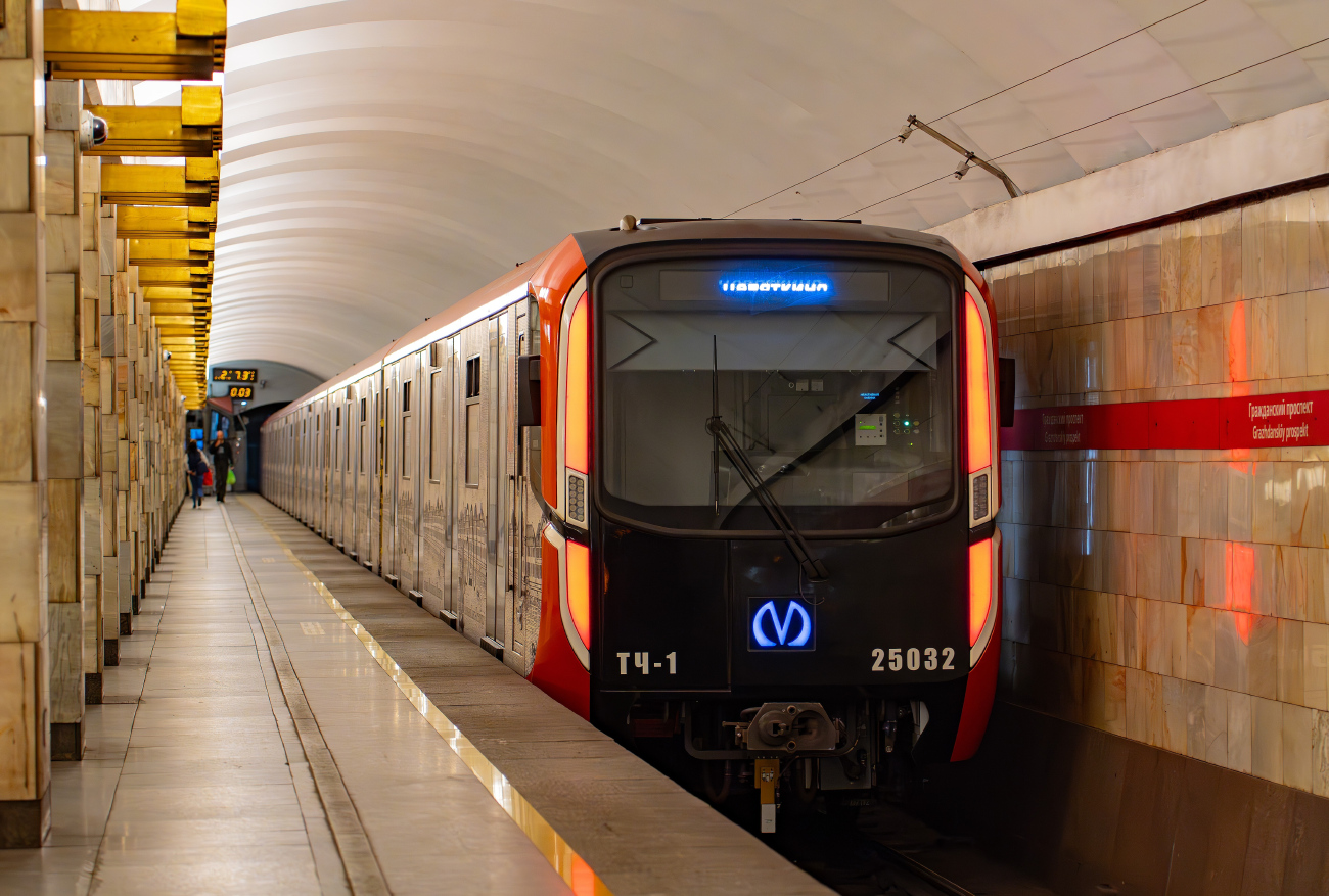 Санкт-Петербург, 81-725.1  «Балтиец» № 25032