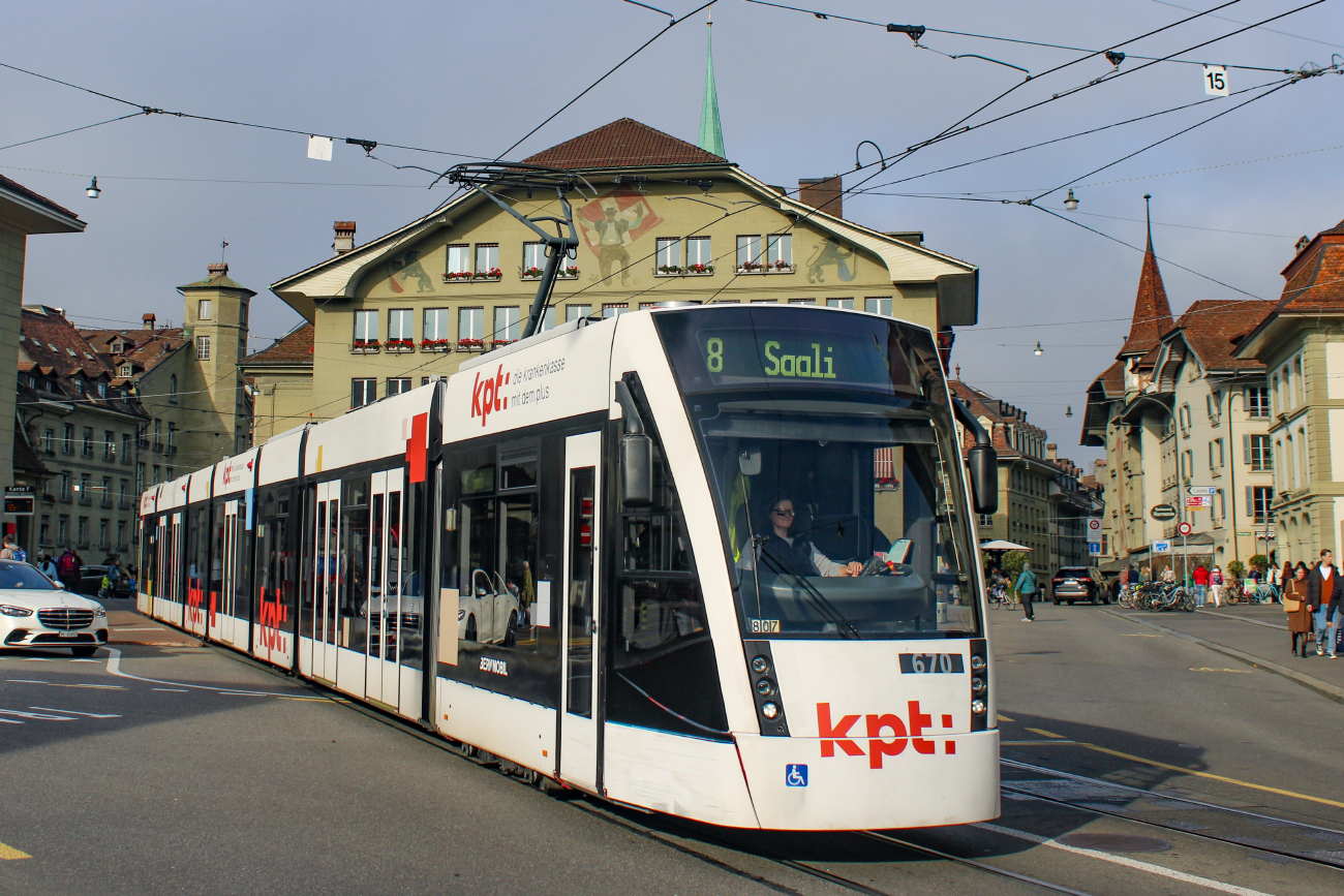 Bern, Siemens Combino XL č. 670