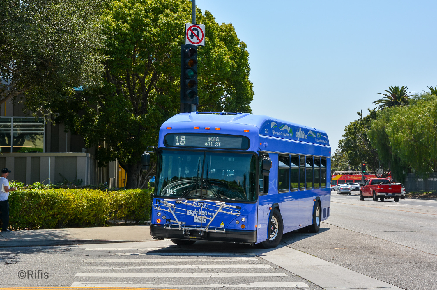 Санта-Моника, Gillig Low Floor Plus EV 35' № 2512