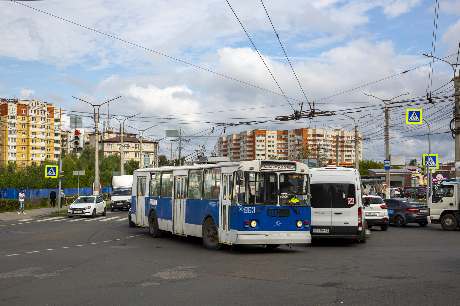 切博克薩雷, ZiU-682G-016 (012) # 863