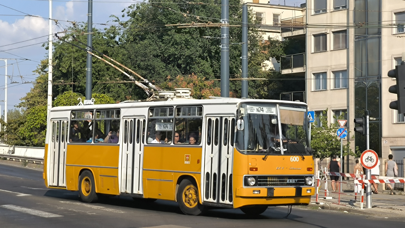 Budimpešta, Ikarus 260.T1 Br. 600