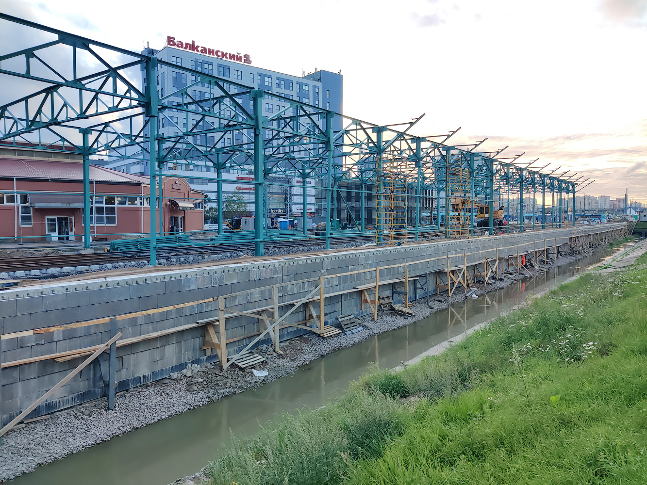 聖彼德斯堡 — Construction of a tram system «Slavyanka»