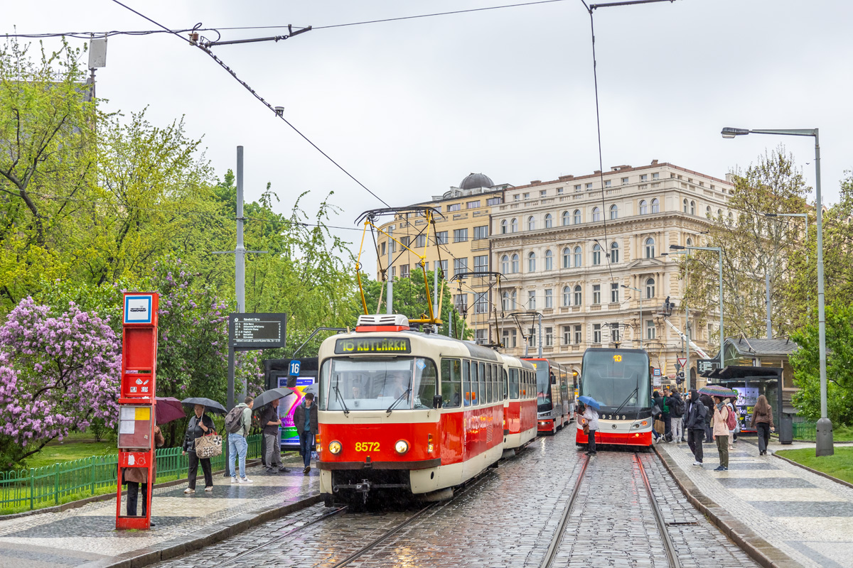 Prague, Tatra T3R.P N°. 8572