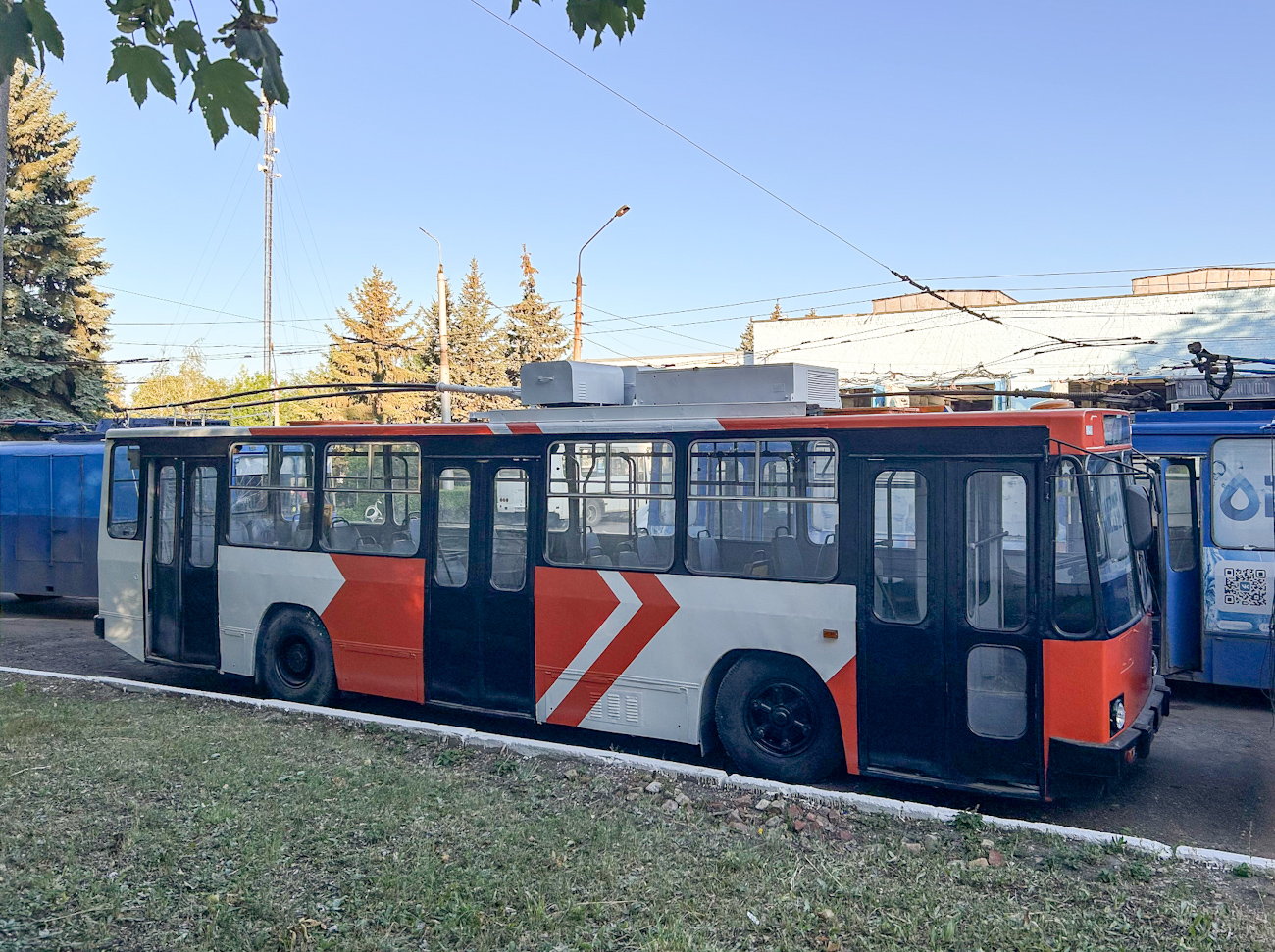 Макеевка, ЮМЗ Т2 мод. 7 № 2054