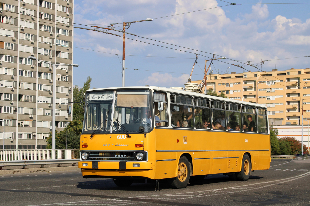 Budapešť, Ikarus 260.T1 č. 600