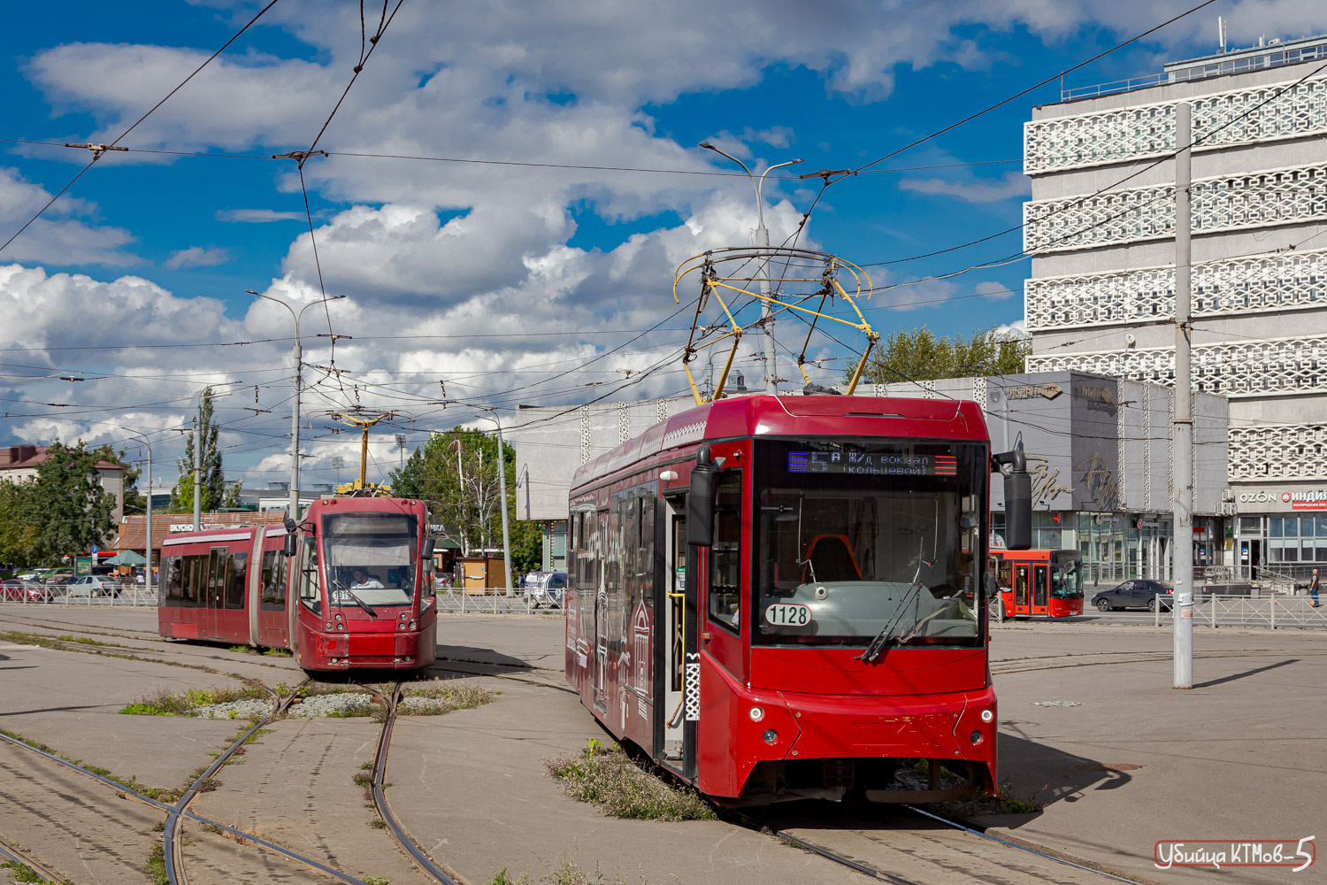 Kazan, BKM 84300M N°. 1319; Kazan, 71-407-01 N°. 1128