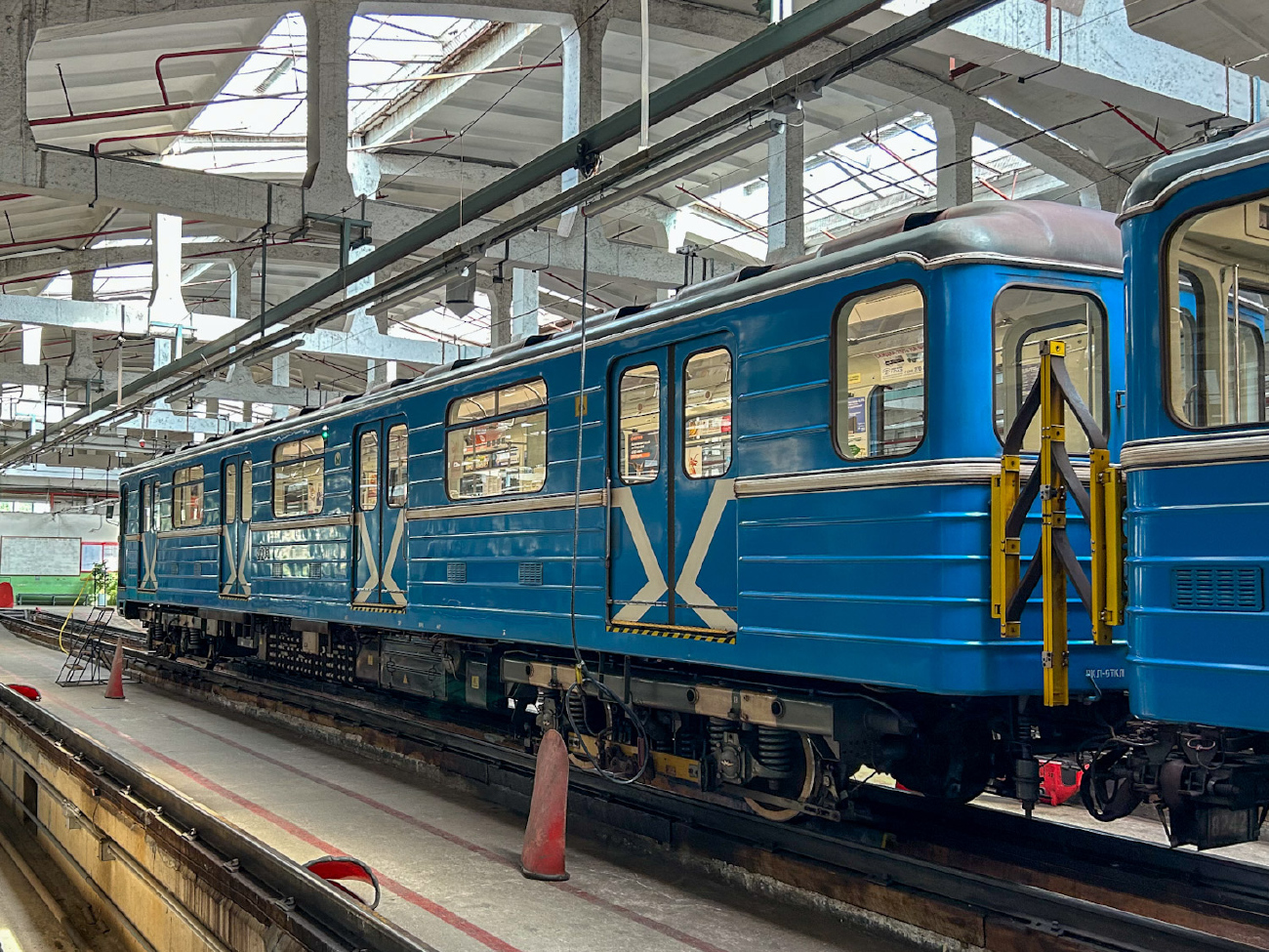 Екатеринбург, 81-717.5 (ЛВЗ/ВМ) № 8905; Екатеринбург — Метрополитен — Электродепо