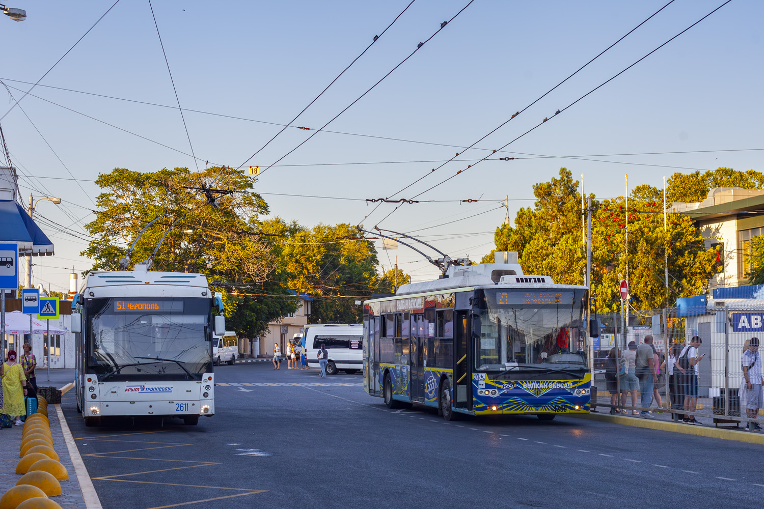 Krím-trolibusz, Trolza-5265.05 “Megapolis” — 2611; Krím-trolibusz, Bogdan T70110 — 4306