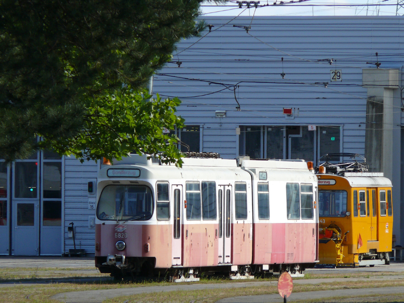 Вена, HW Type EH № 6820; Вена, HW Type LH № 6443