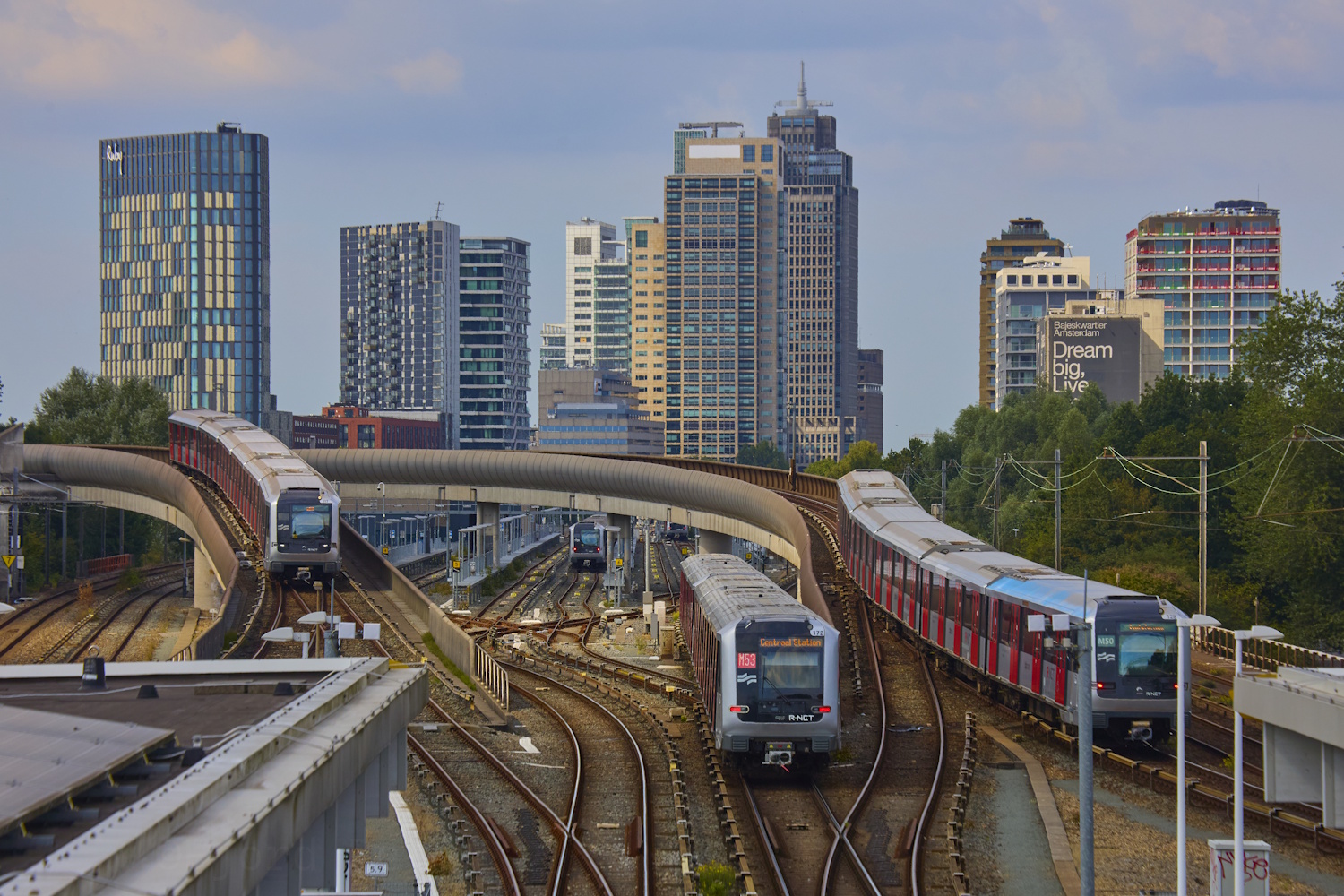 Амстердам, Alstom Metropolis № 117; Амстердам, CAF M7 № 172; Амстердам — Метрополитен
