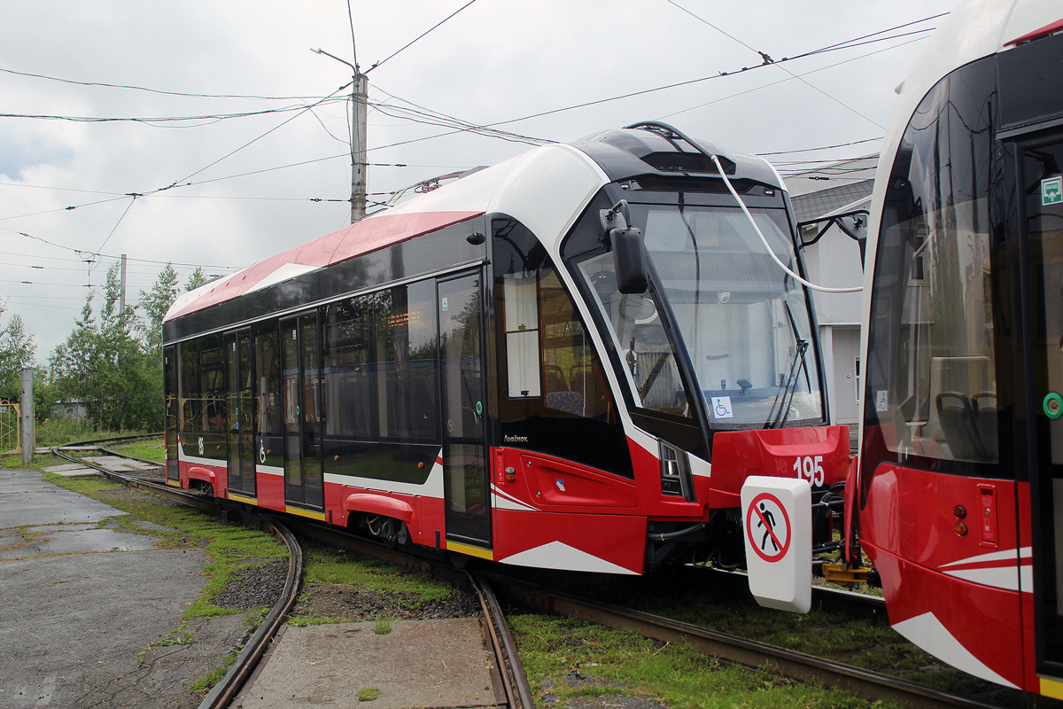 Череповец, 71-911ЕМ «Львёнок» № 195