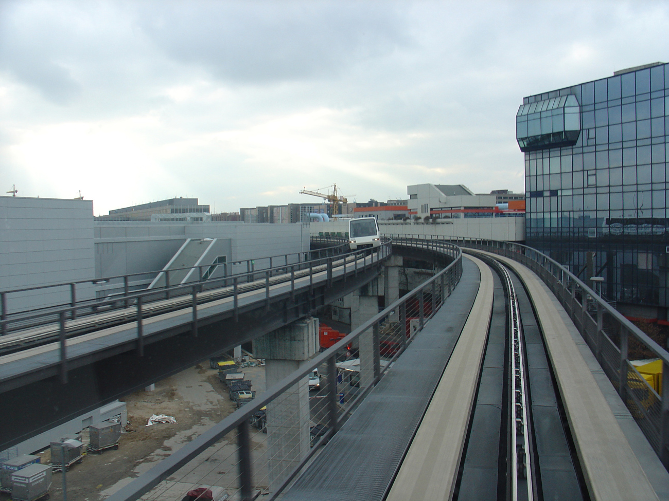 Франкфурт-на-Майне, AdTranz CX-100 № 014; Франкфурт-на-Майне — Инфраструктура мувера "SkyLine" в аэропорту Франкфурта