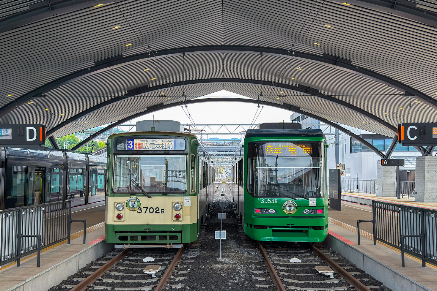 Hiroshima, Green Liner Hiroshima series 3700 — 3702; Hiroshima, Green Liner Hiroshima series 3950 — 3953