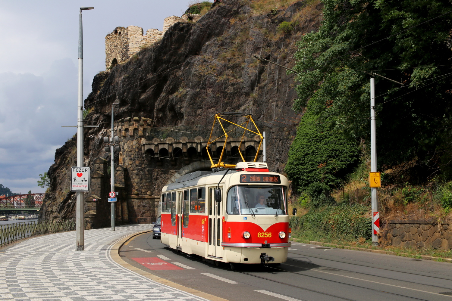 Praha, Tatra T3R.PLF č. 8256