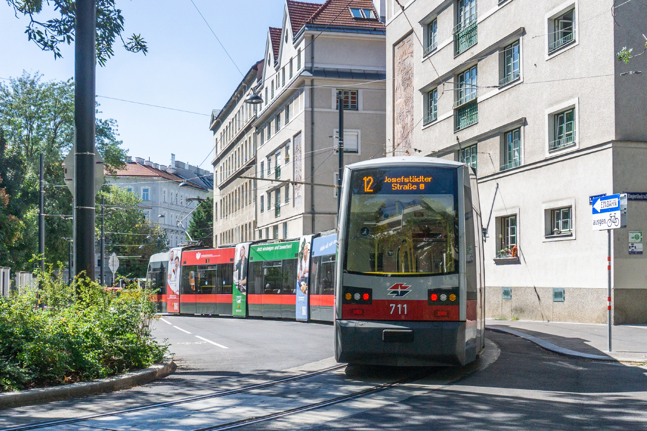 Вена, Siemens ULF-B1 № 711; Вена — Строительство трамвайной линии до Hillerstraße