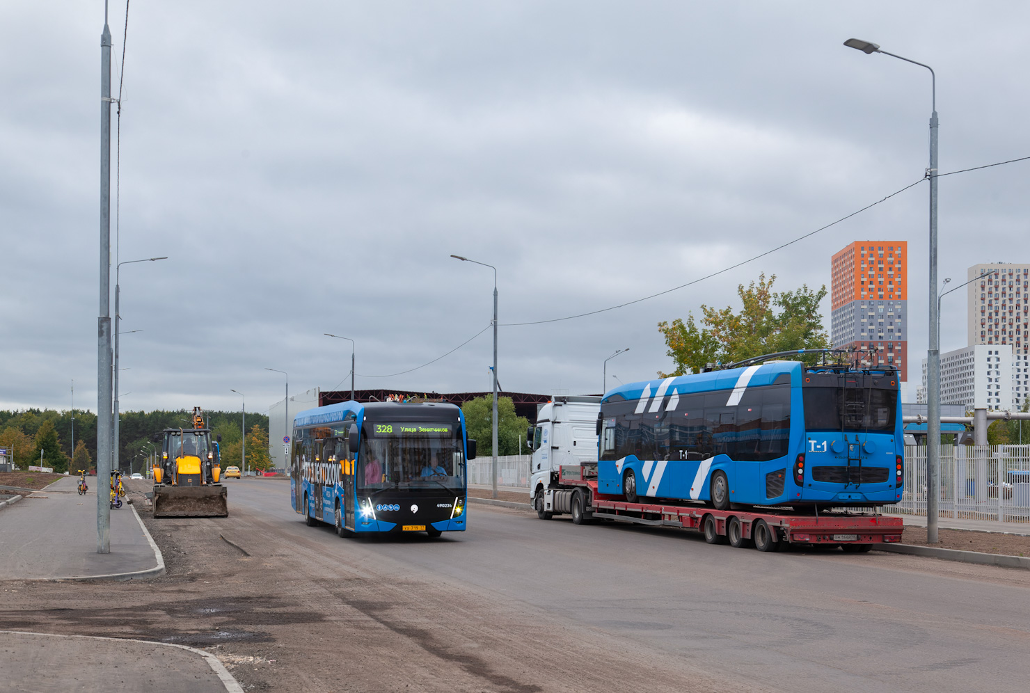 Москва, КАМАЗ-6282 № 490234; Смоленск, КАМАЗ-62825 № Т-1