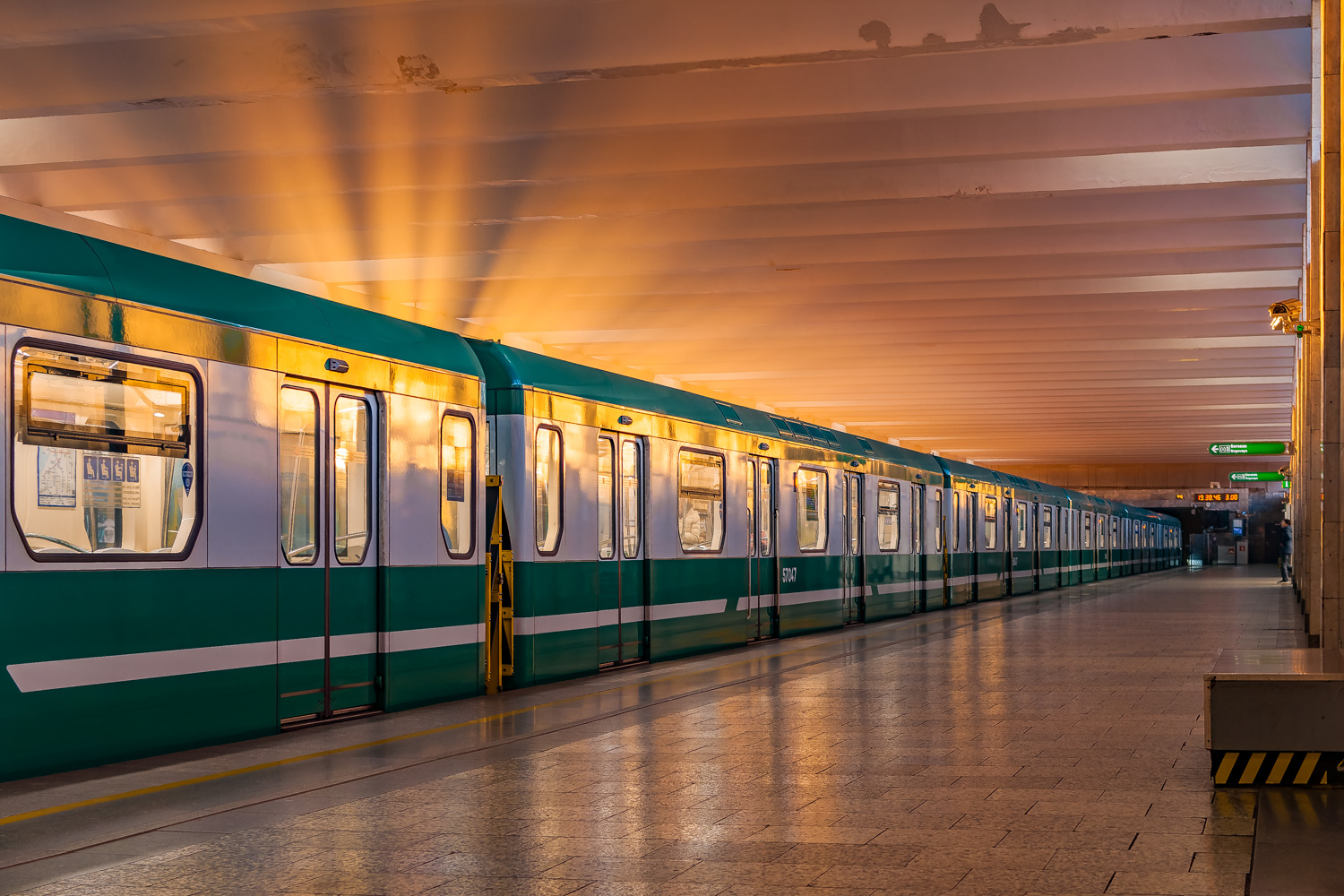 Санкт-Петербург, 81-557.2 «НеВа» № 57047