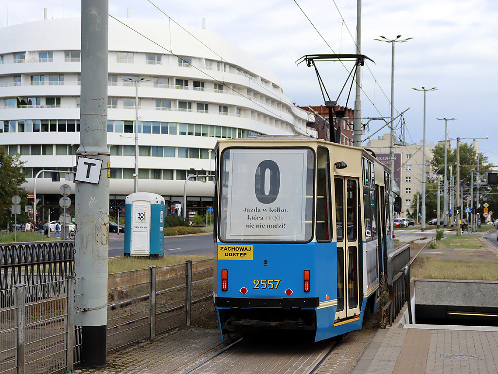 Wrocław, Konstal 105Na № 2557