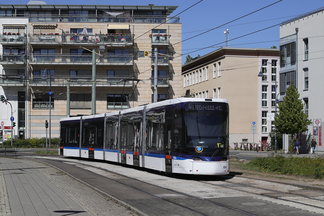 Йена, Stadler Tramlink № 854