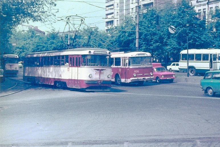 Kyjev, KTV-57 č. 2060; Kyjev — Historical photos; Kyjev — Tramway lines: Closed lines