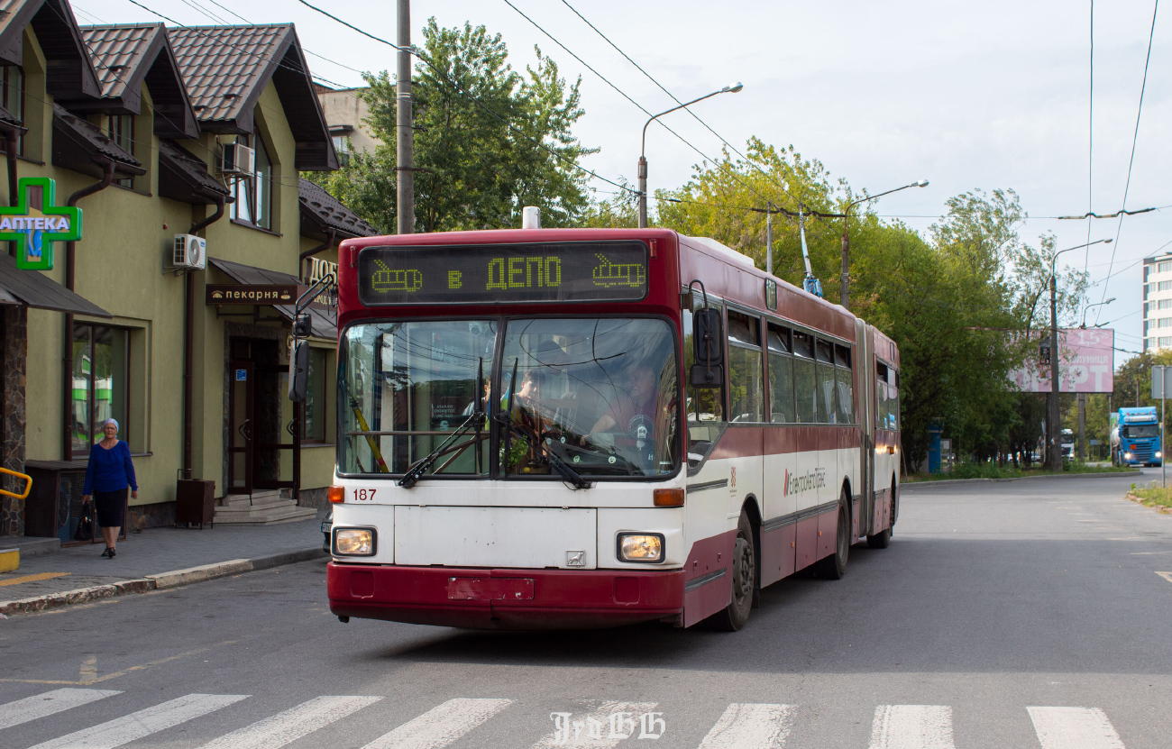 Ивано-Франковск, Gräf & Stift 858 GE112 M16 № 187; Ивано-Франковск — Покатушки на останньому Gräf & Stift 858 GE112 M16, 31.08.2025