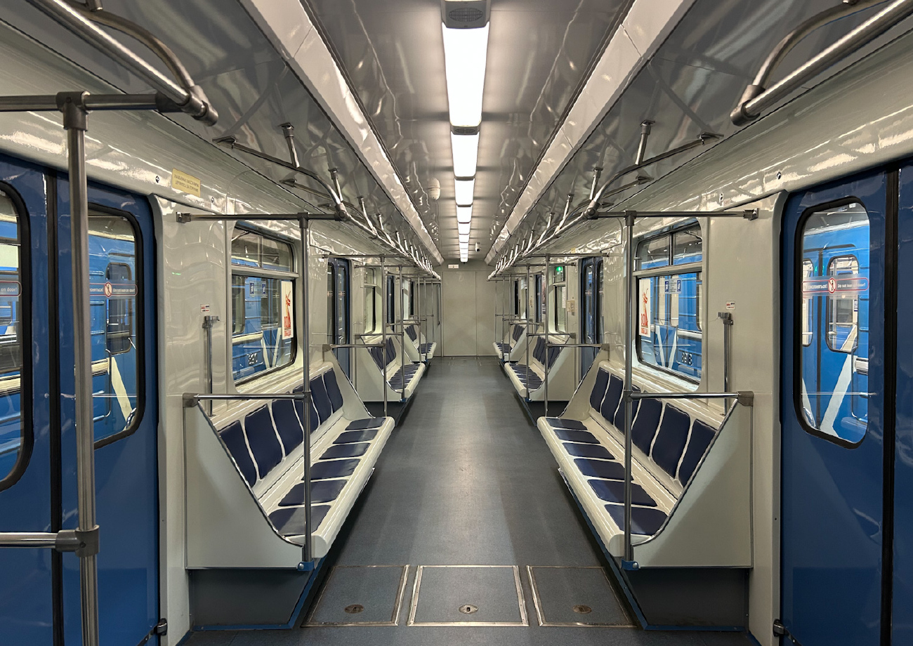 Екатеринбург, 81-717.5 (ЛВЗ/ВМ) № 8923