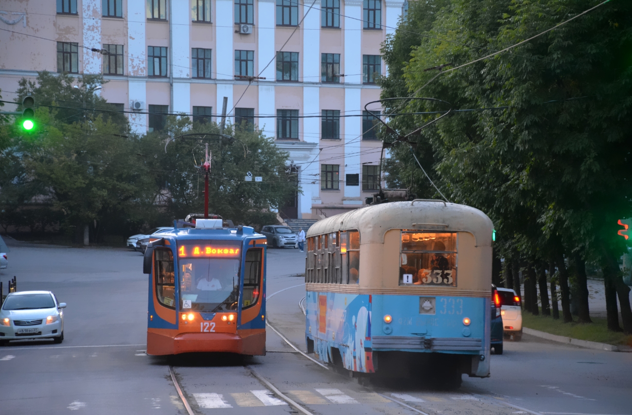 Хабаровск, 71-623-02 № 122; Хабаровск, РВЗ-6М2 № 333 Хабаровск, 71-623-02 № 122; Хабаровск, РВЗ-6М2 № 333