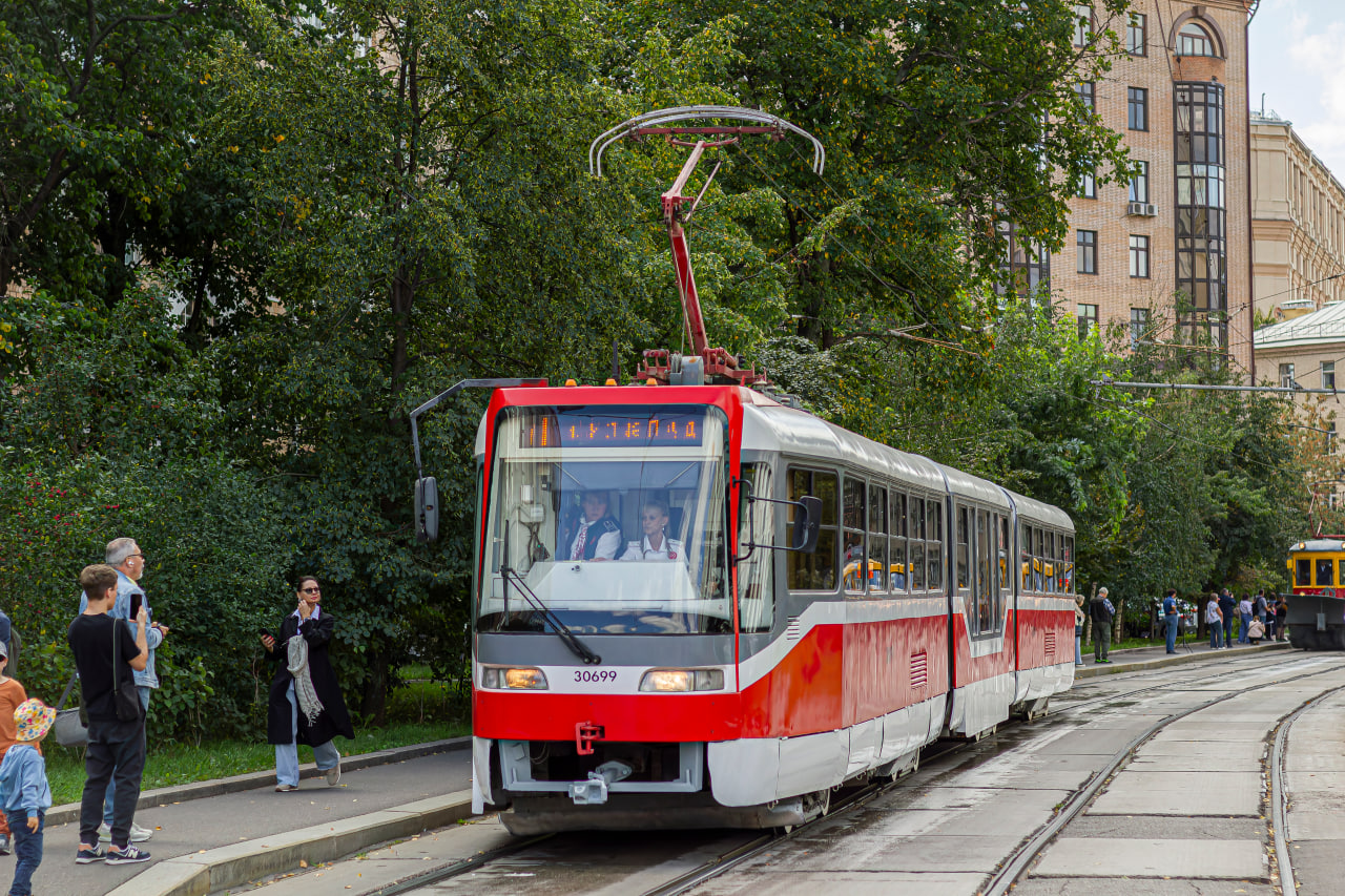 Москва, Tatra KT3R № 30699; Москва — Осенний парад и выставка ретротранспорта 6 сентября 2025 Москва, Tatra KT3R № 30699; Москва — Осенний парад и выставка ретротранспорта 6 сентября 2025