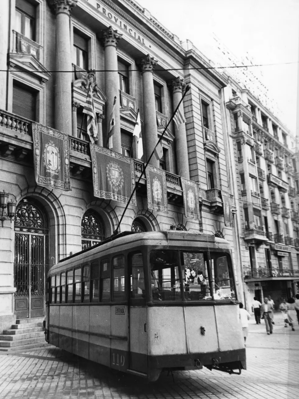 Zaragoza, 2-axle motor car # 110; Zaragoza — Old Photos