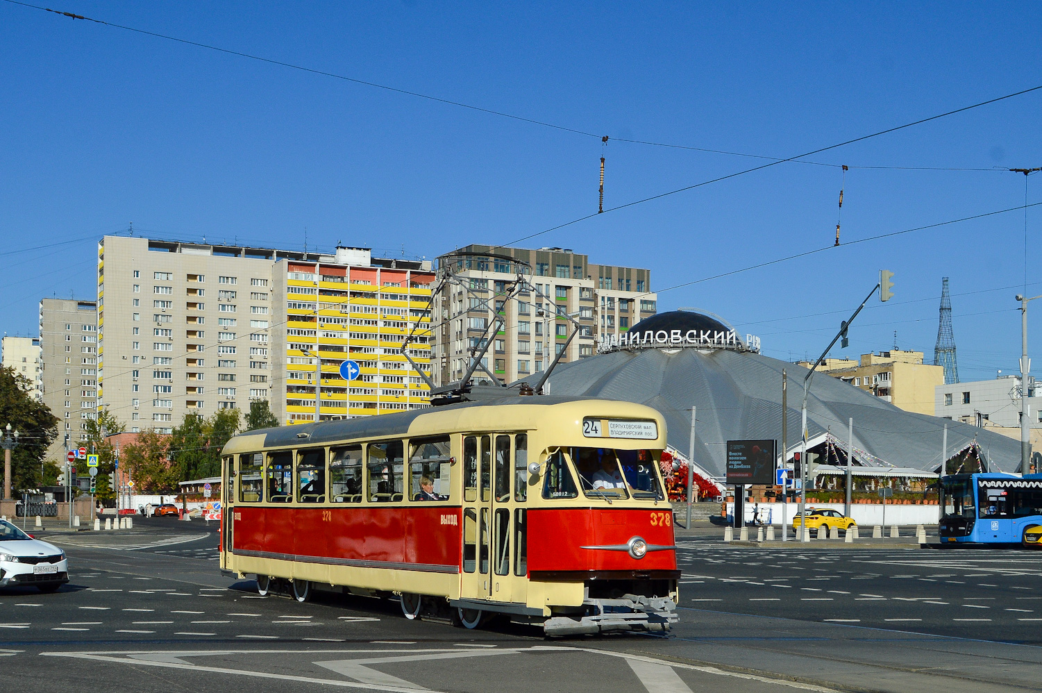 Moskwa, Tatra T2SU Nr 378; Moskwa — Autumn retro transport parade and exhibition on September 6, 2025 Moskwa, Tatra T2SU Nr 378; Moskwa — Autumn retro transport parade and exhibition on September 6, 2025