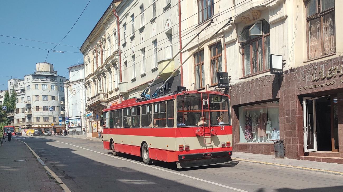 Черновцы, Škoda 14Tr17/7M № 379