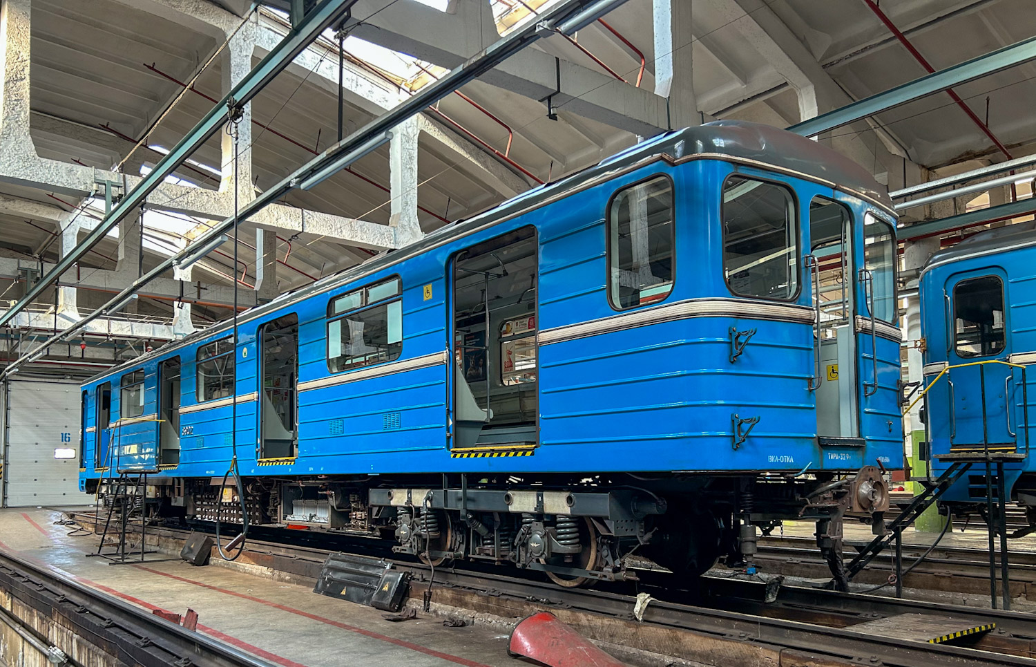 Yekaterinburg, 81-717.5 (LVZ/VM) № 8902