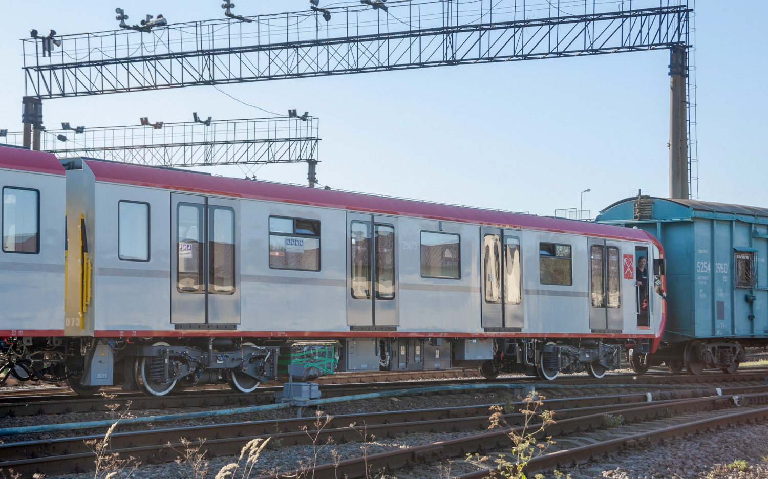Saint-Petersburg, 81-725.1 "Baltiets" # 25073; Saint-Petersburg — Metro — Transport of subway cars by railway