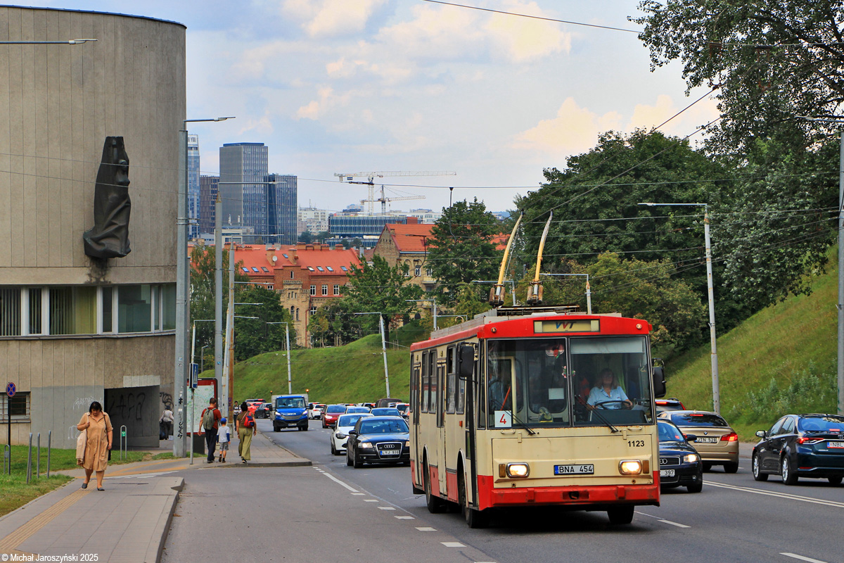 Вильнюс, Škoda 14Tr11/6 № 1123