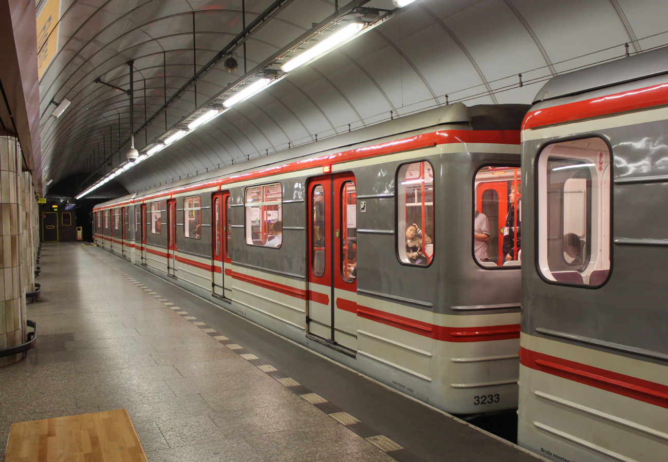 Prague, 3Mt (81-71M) N°. 3233