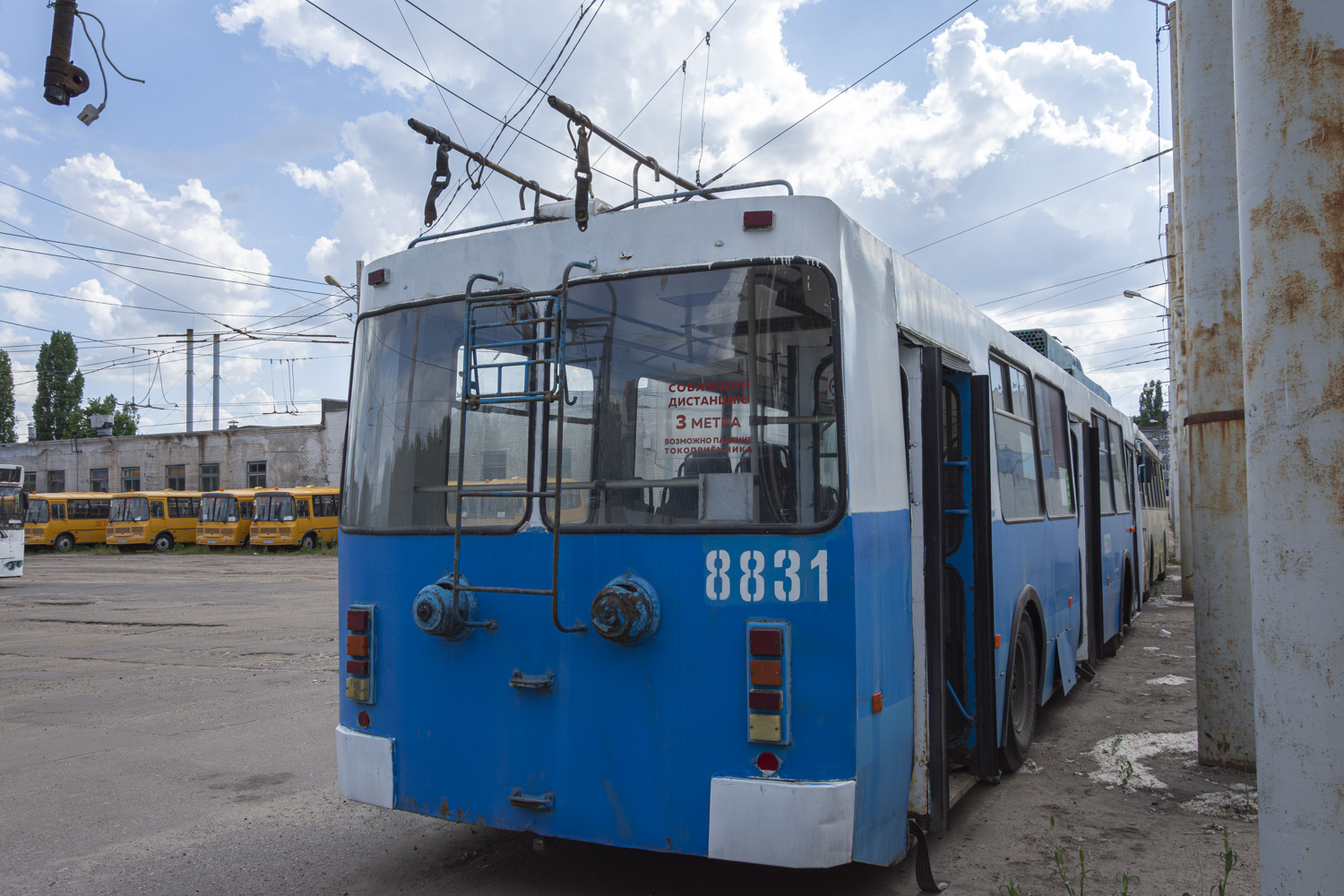 Воронеж, ЗиУ-682ГМ1 (с широкой передней дверью) № 8831