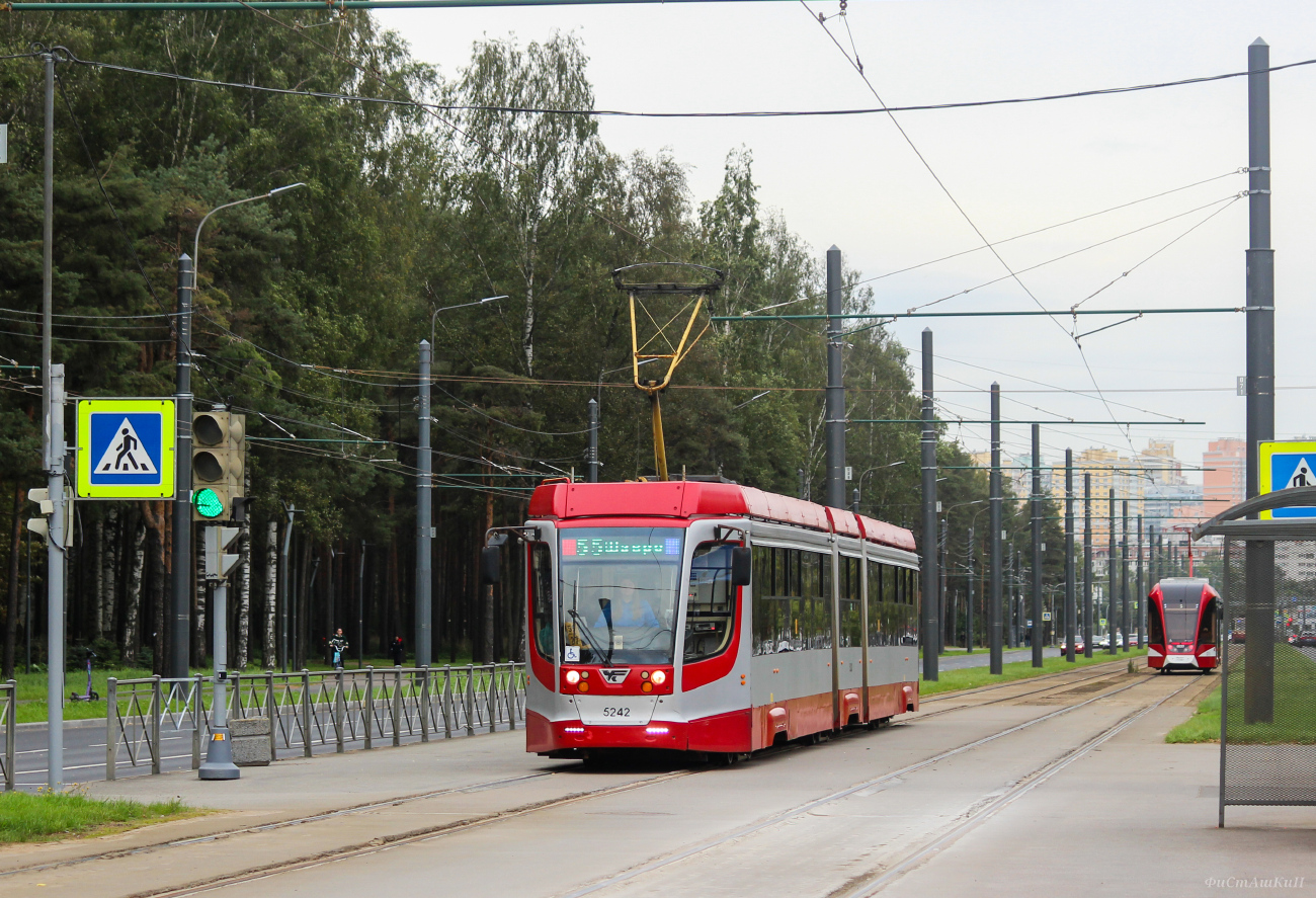 Saint-Petersburg, 71-631 č. 5242